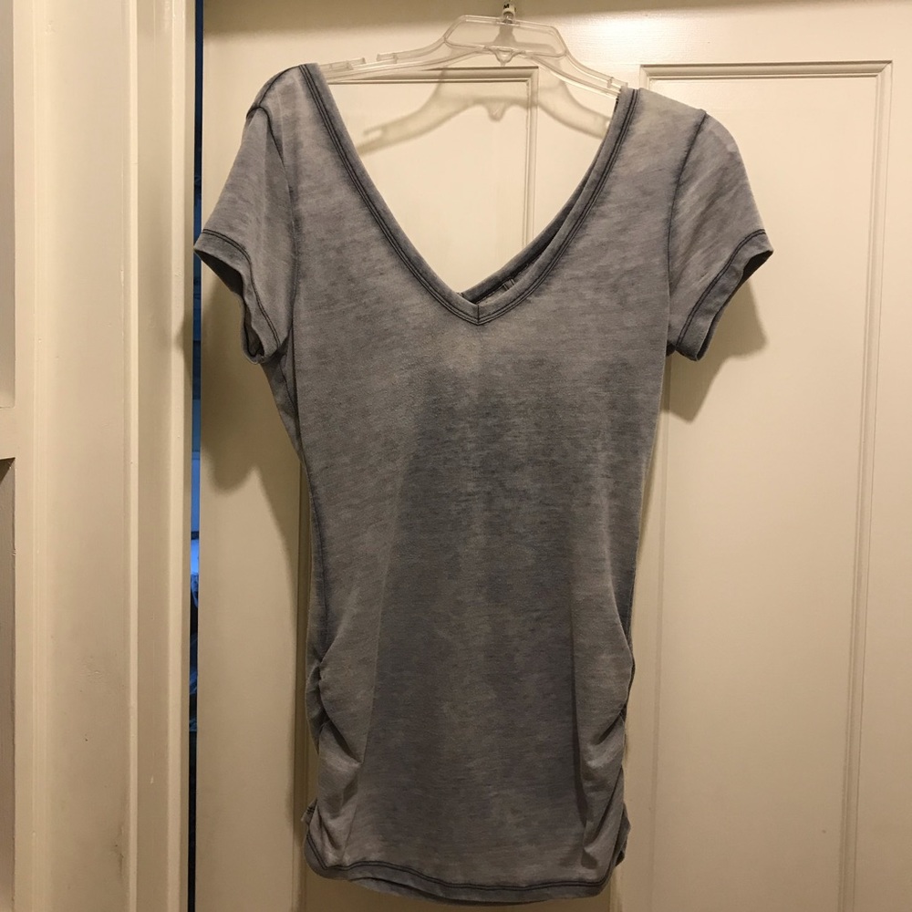 Guess Faded V neck V back T-shirt M Grey